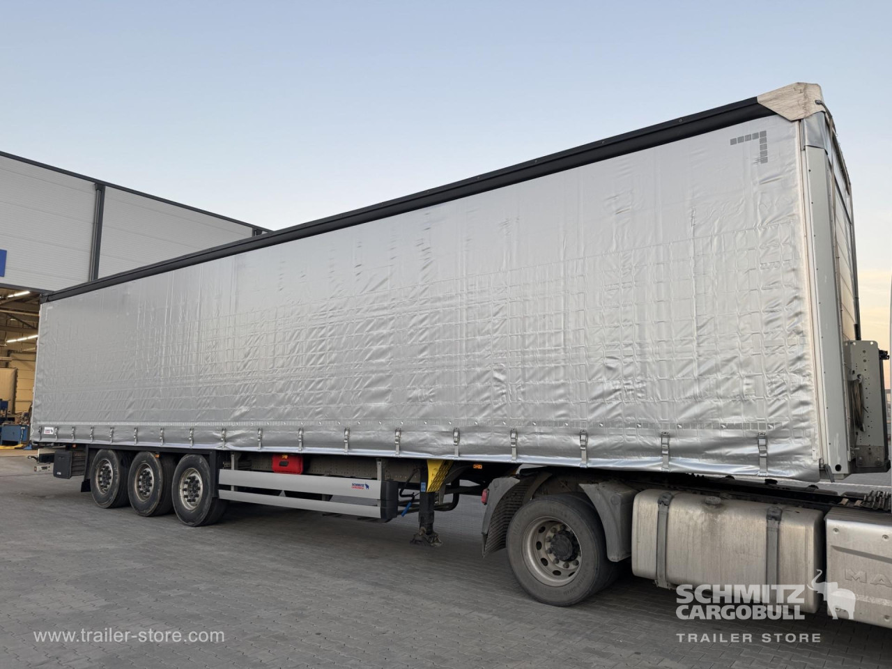 Schmitz Cargobull Curtainsider Standard 