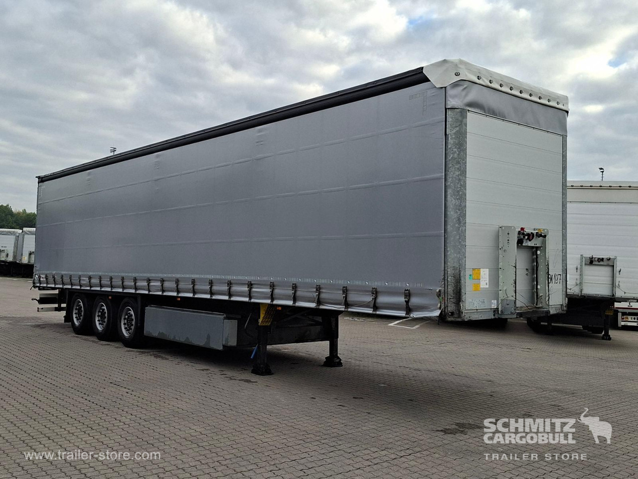 Schmitz Cargobull Curtainsider Standard Getränke 