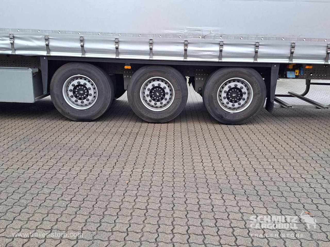 Schmitz Cargobull Curtainsider Standard Getränke 