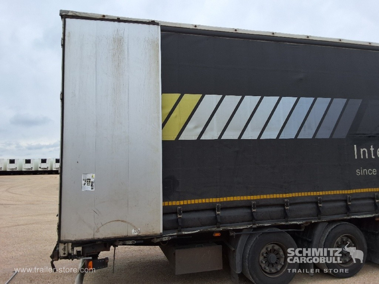 WIELTON Curtainsider Mega 