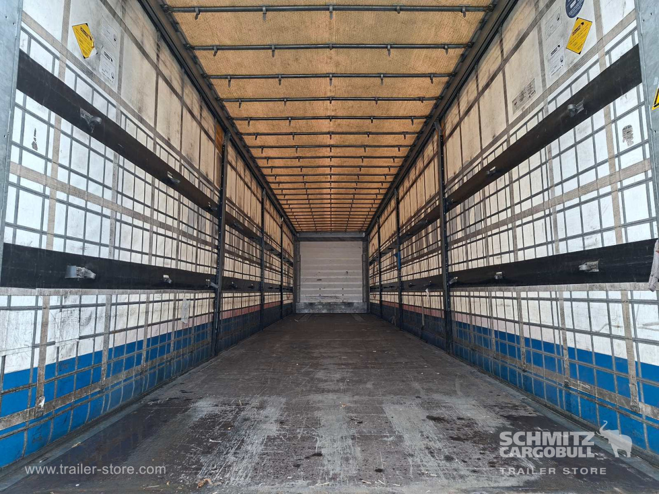 Schmitz Cargobull Curtainsider Standard Getränke 