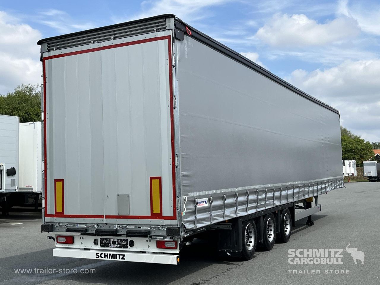 Schmitz Cargobull Curtainsider Mega Getränke 