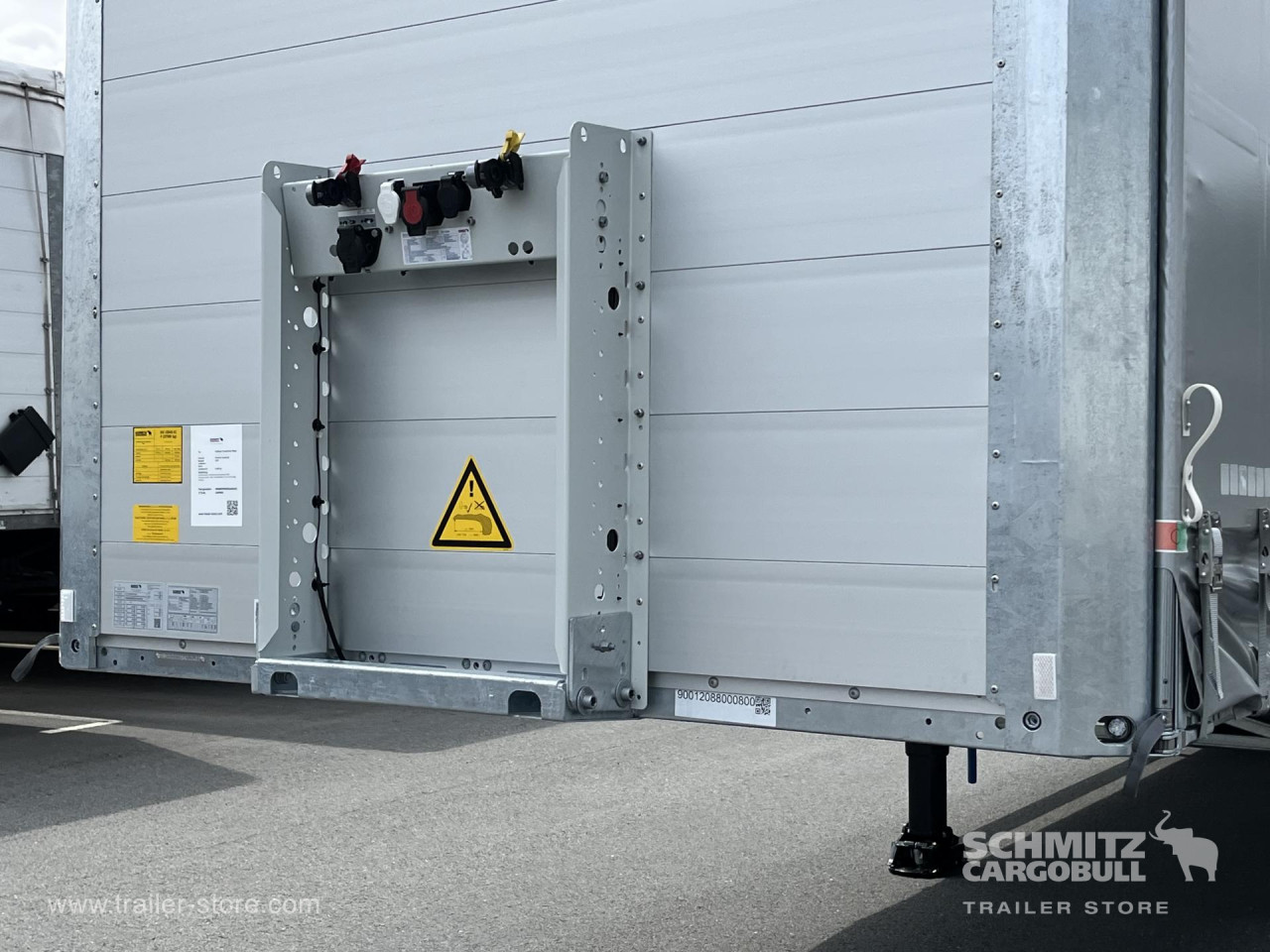 Schmitz Cargobull Curtainsider Mega Getränke 