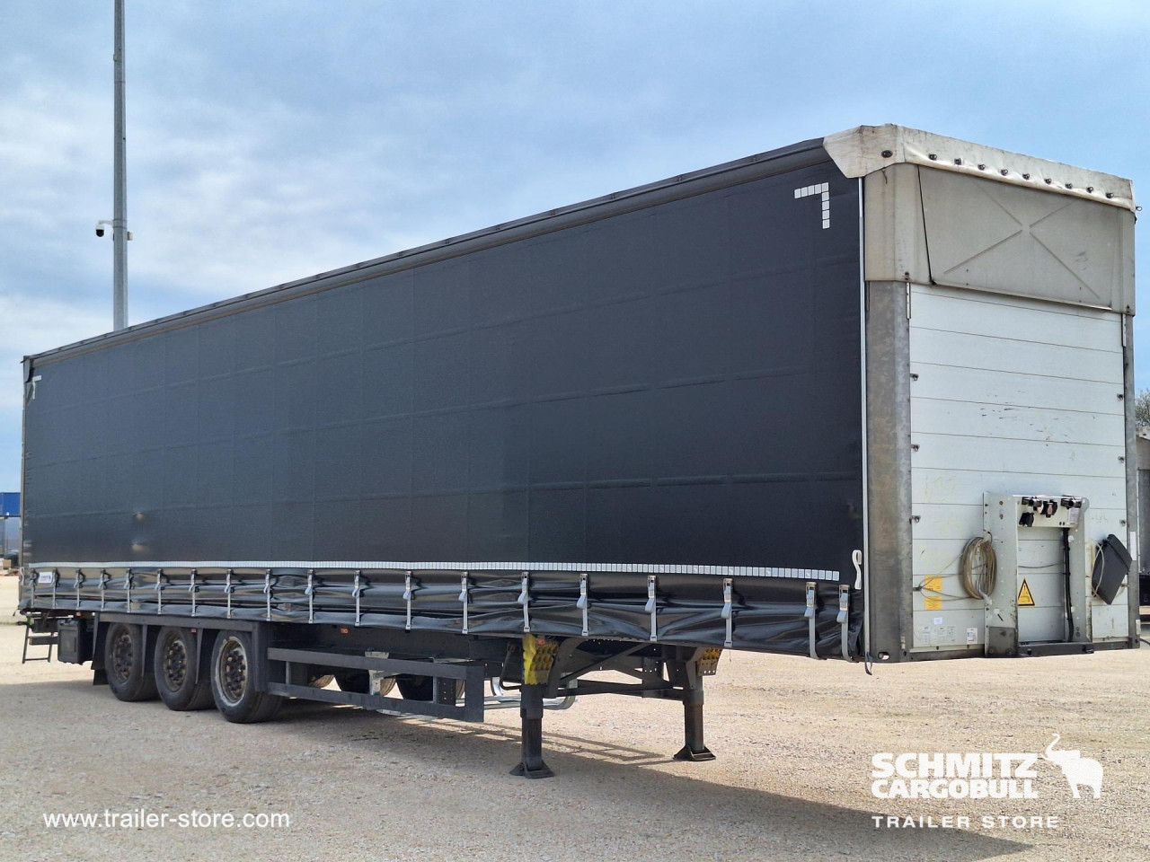 Schmitz Cargobull Curtainsider Mega 