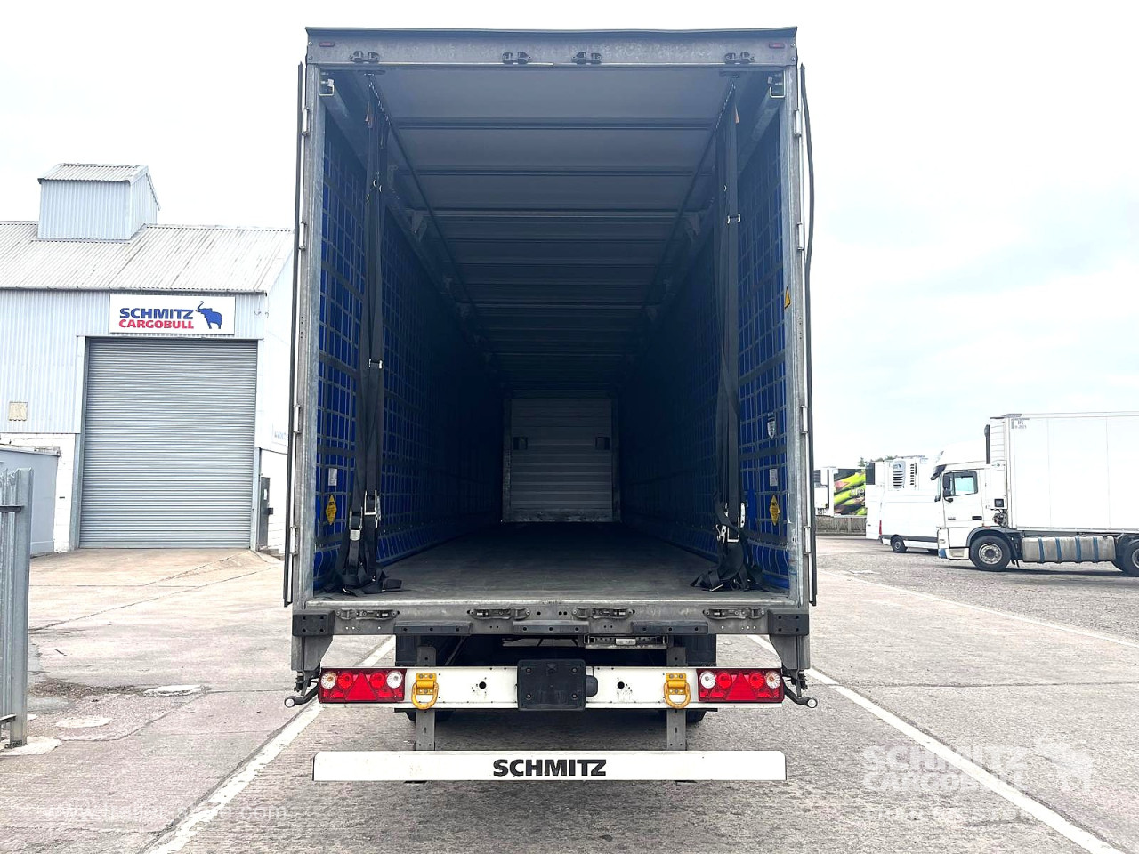 Schmitz Cargobull Curtainsider Standard UK 