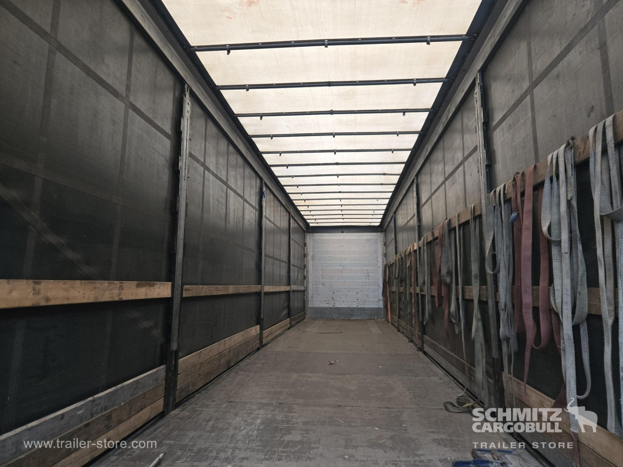 Schmitz Cargobull Curtainsider Mega 