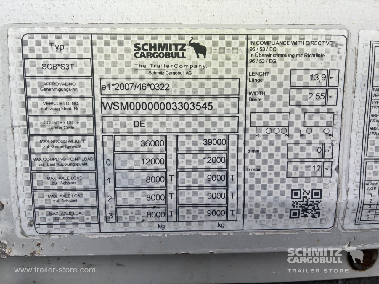 Schmitz Cargobull Curtainsider Mega Getränke 