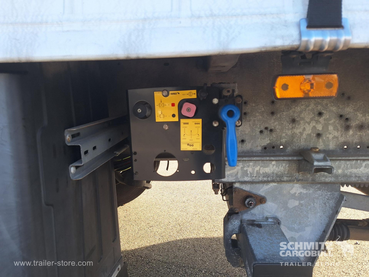 Schmitz Cargobull Semitrailer Curtainsider Standard Hayon 