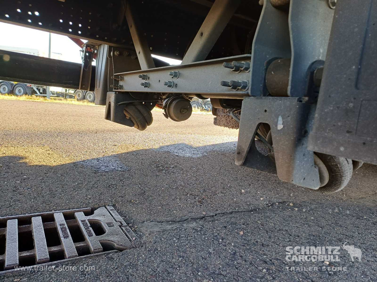 Schmitz Cargobull Curtainsider Mega 