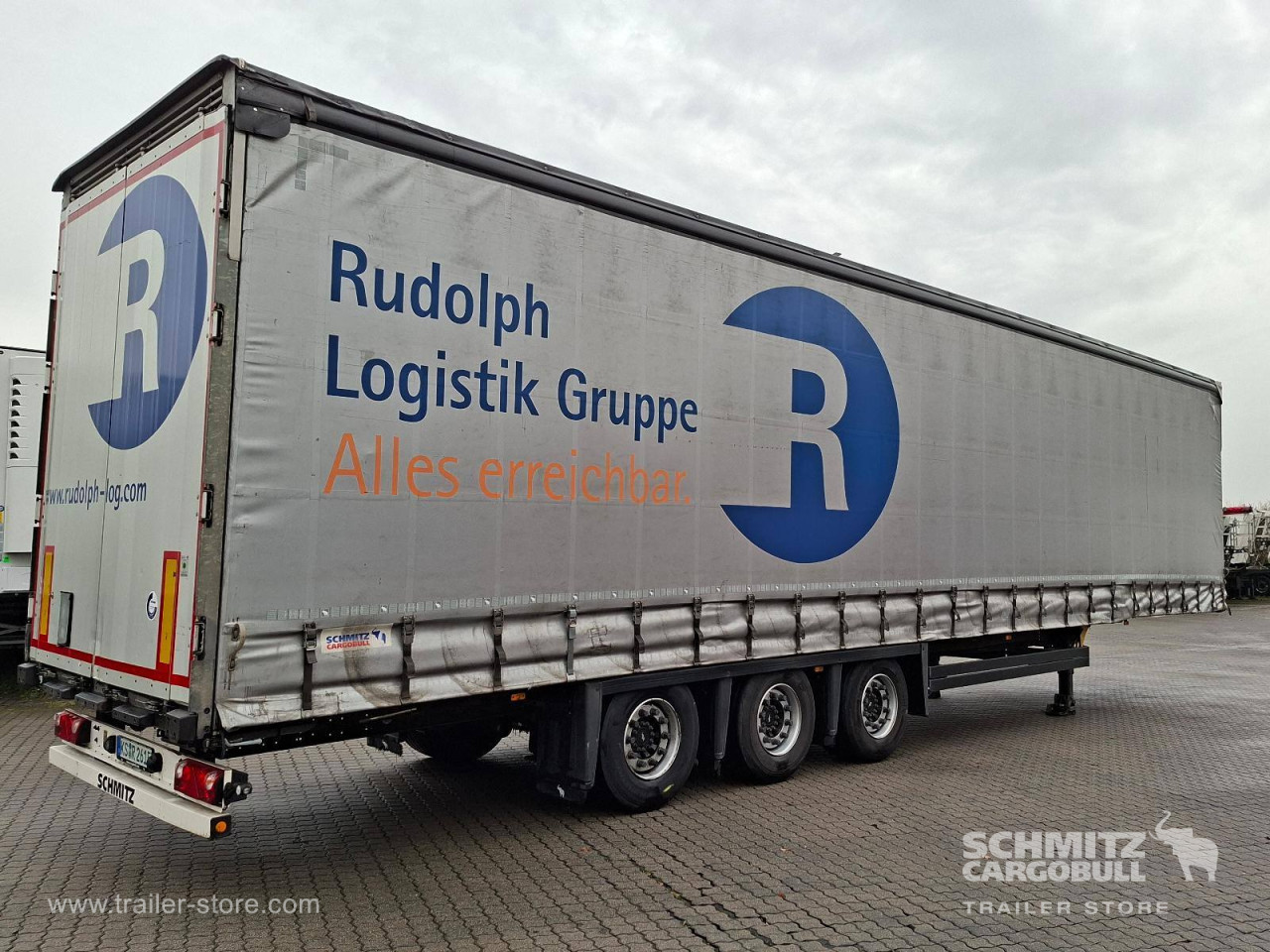 Schmitz Cargobull Curtainsider Mega Getränke 