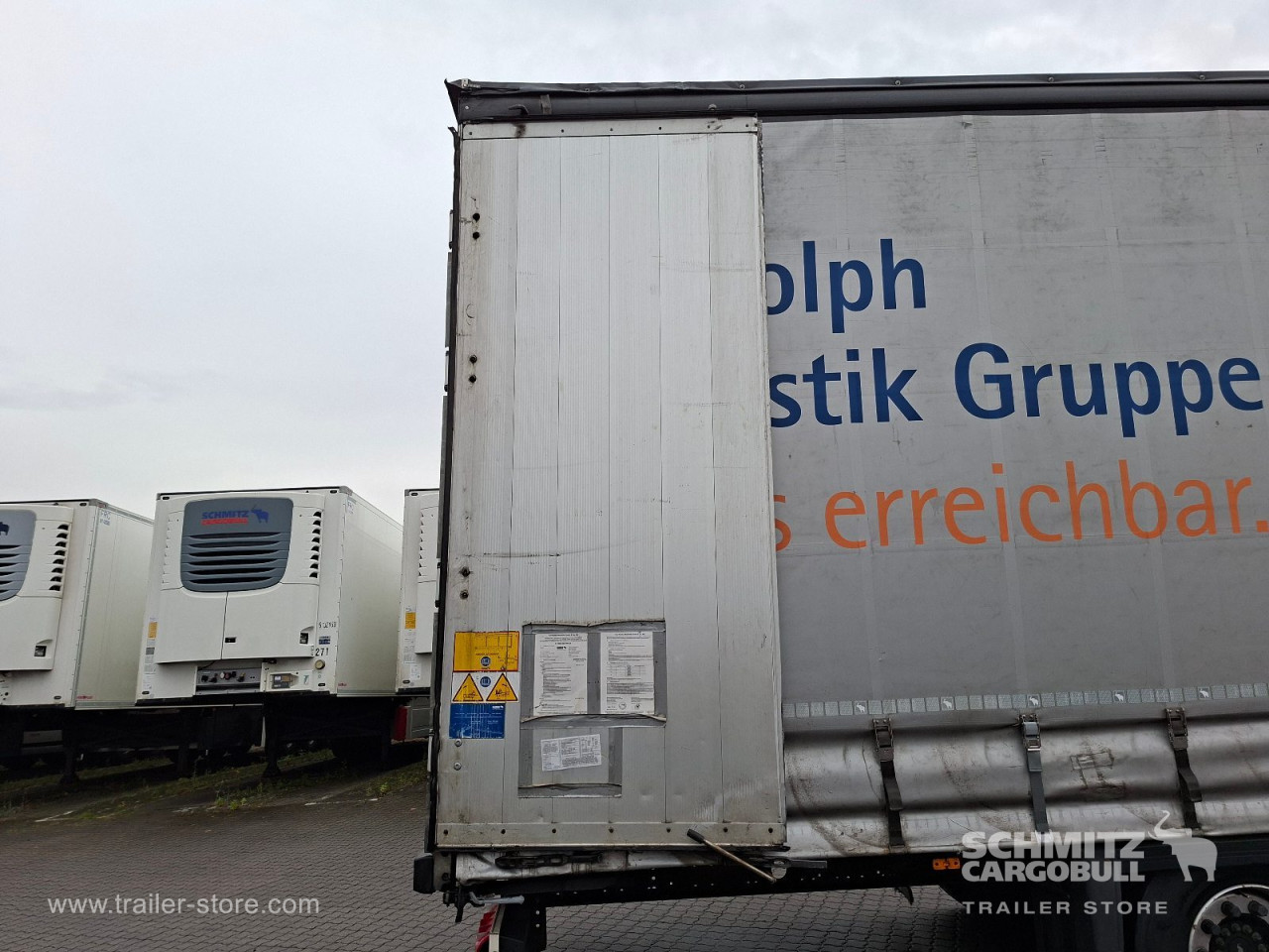Schmitz Cargobull Curtainsider Mega Getränke 