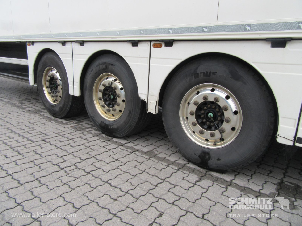 Schmitz Cargobull Tiefkühler Multitemp Doppelstock Trennwand 