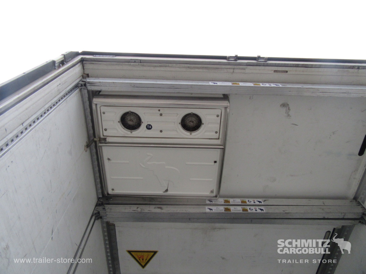 Schmitz Cargobull Tiefkühler Multitemp Doppelstock Trennwand 