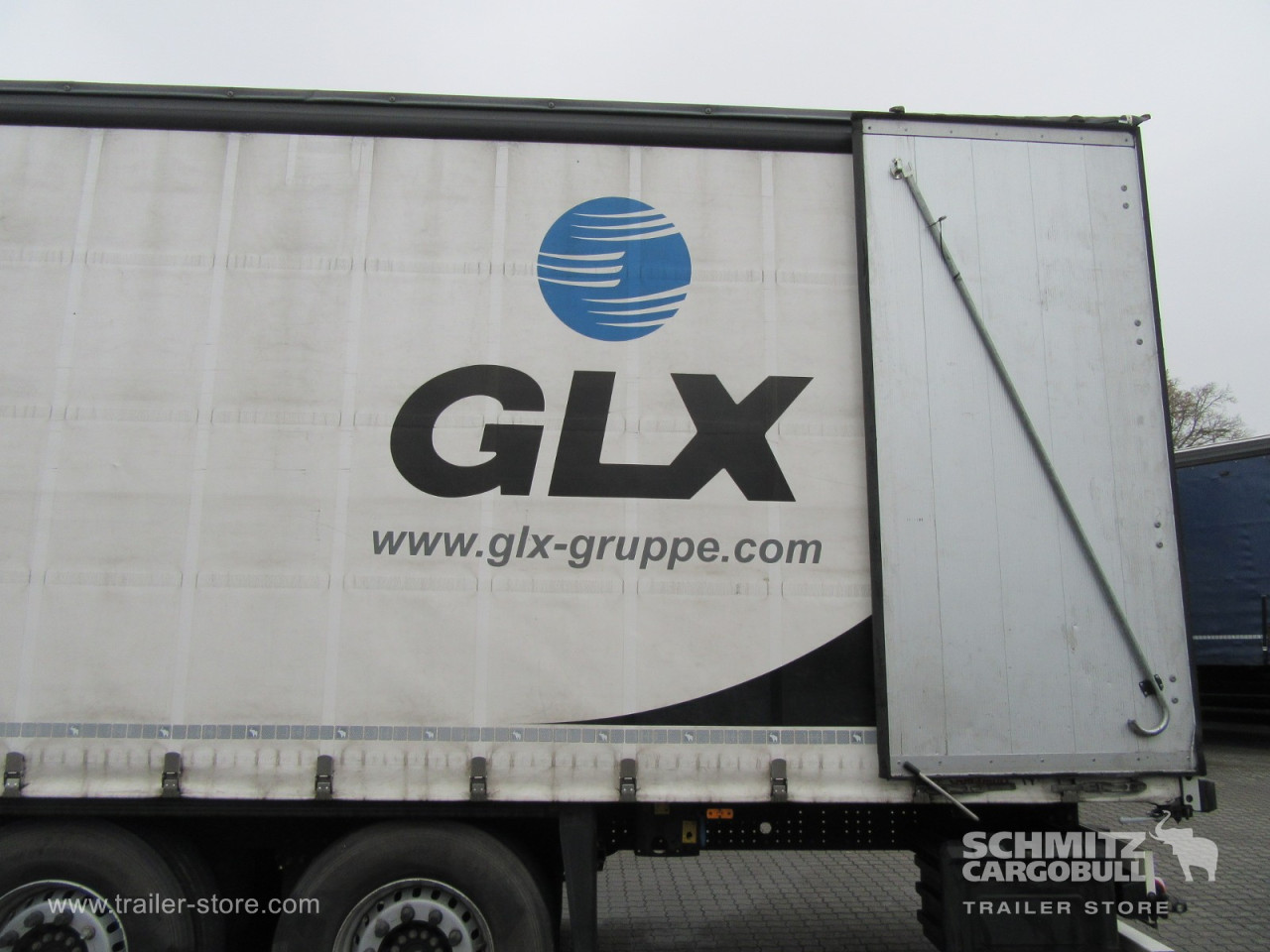 Schmitz Cargobull Curtainsider Standard Getränke 