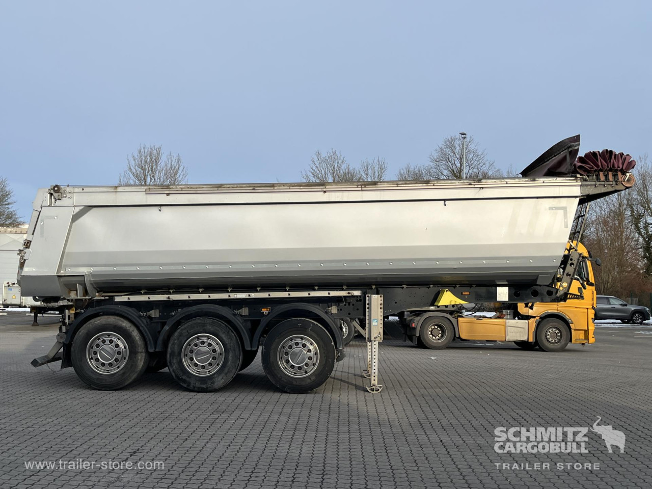 Schmitz Cargobull Kipper Stahlrundmulde 