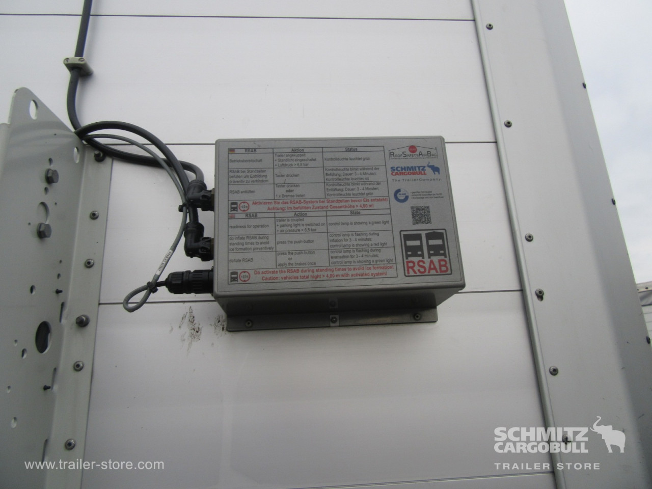 Schmitz Cargobull Curtainsider Standard Getränke 