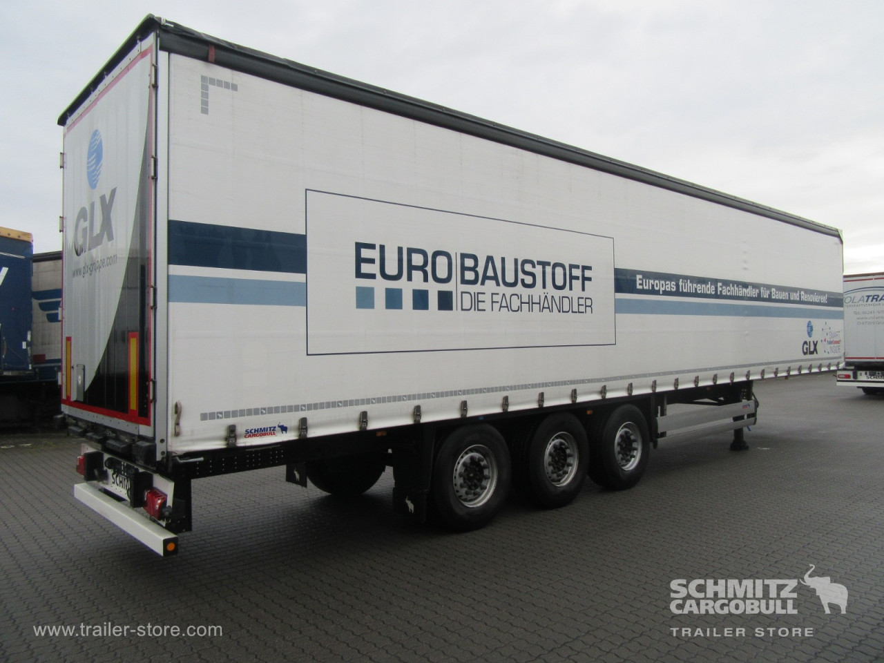 Schmitz Cargobull Curtainsider Standard Getränke 