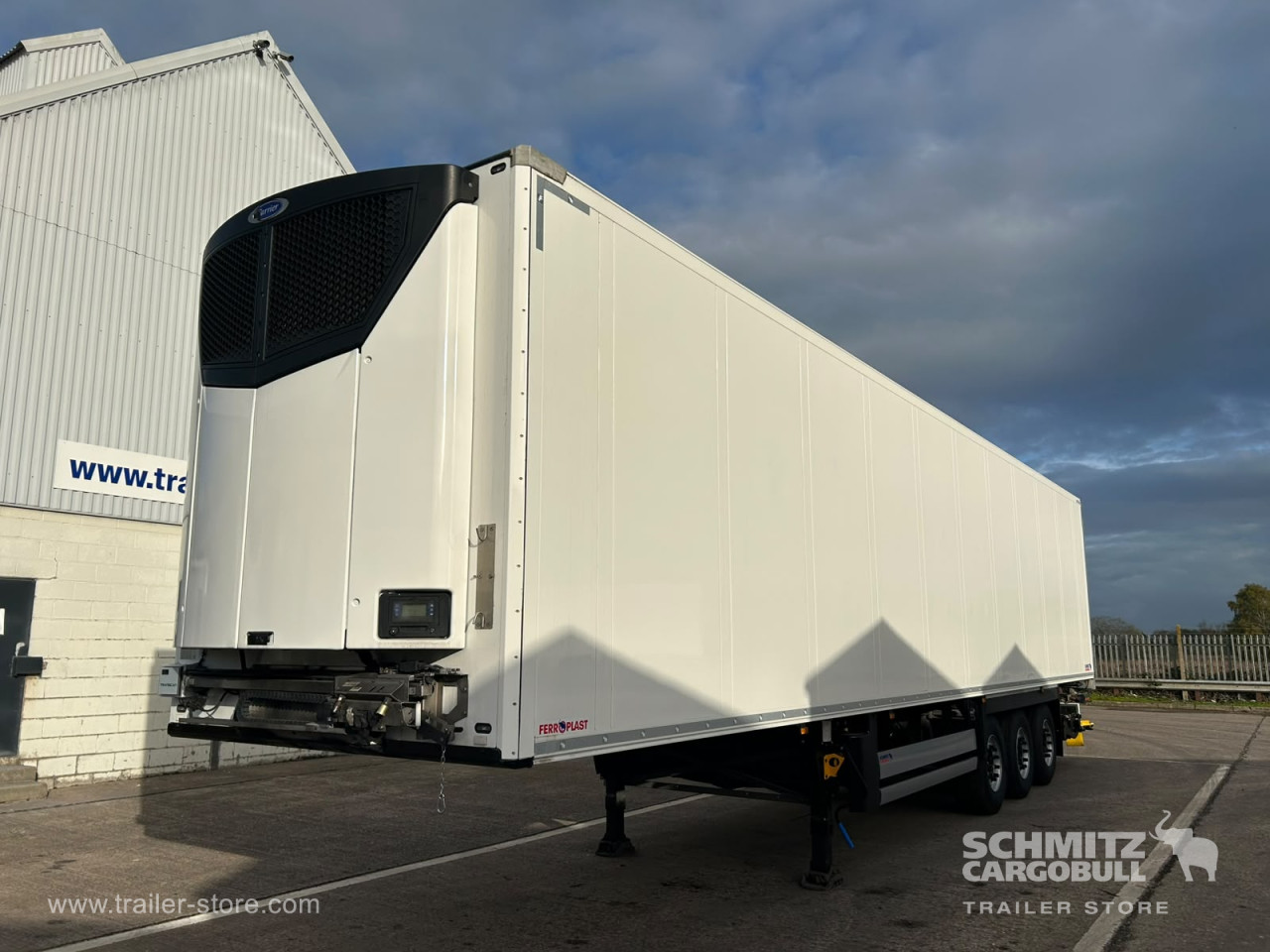Schmitz Cargobull Reefer Multitemp Taillift 