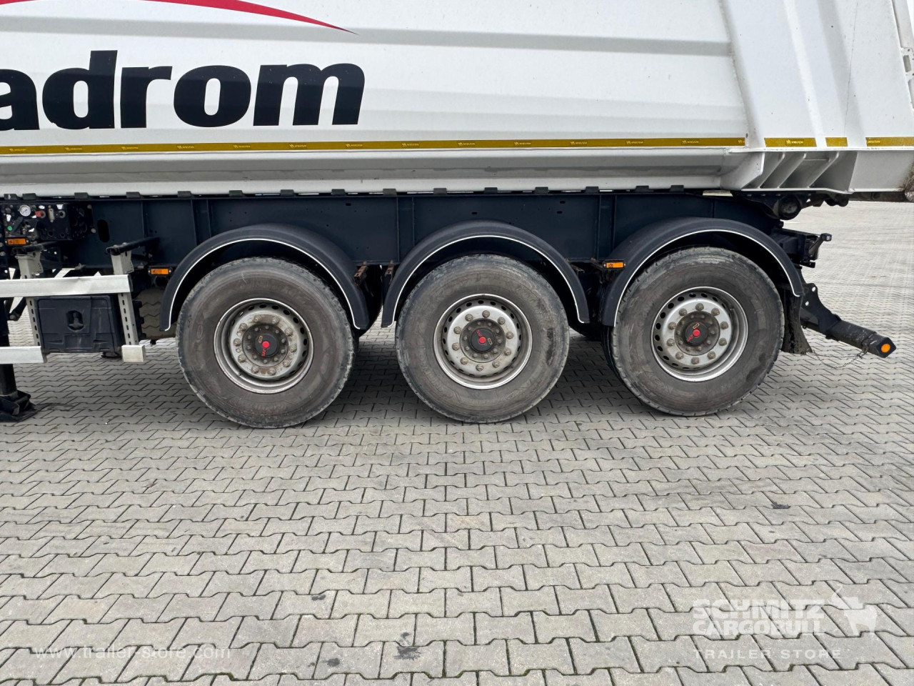 WIELTON Tipper Alu-square sided body 28m³ 