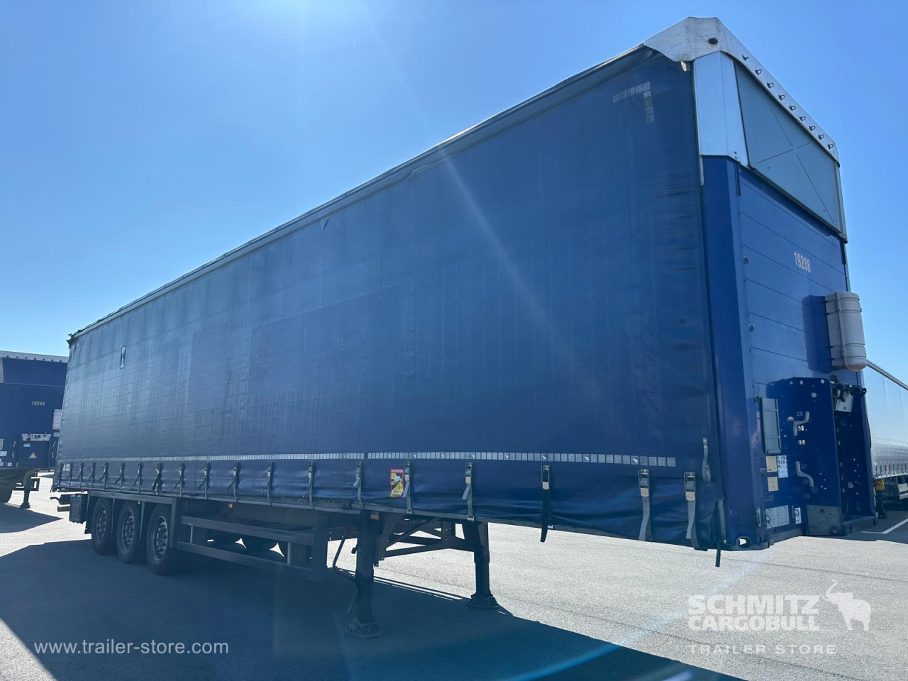 Schmitz Cargobull Semitrailer Curtainsider Mega 