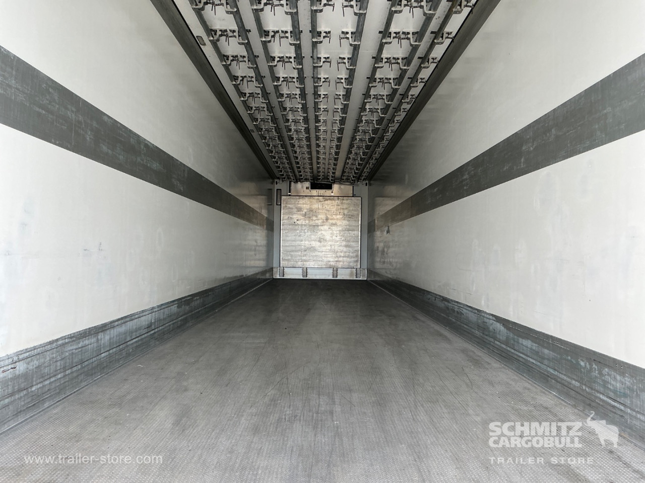 Schmitz Cargobull Reefer Meat hanging system 