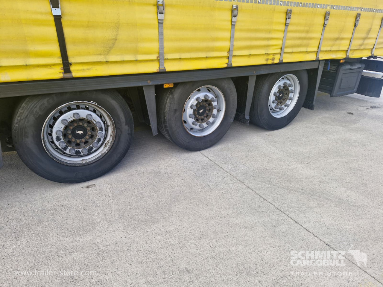 Schmitz Cargobull Curtainsider Mega 