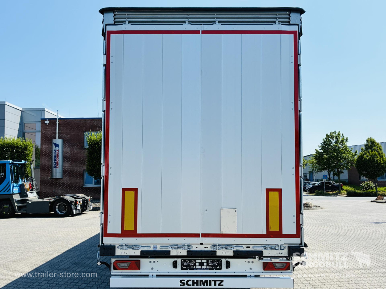 Schmitz Cargobull Curtainsider Mega Getränke 