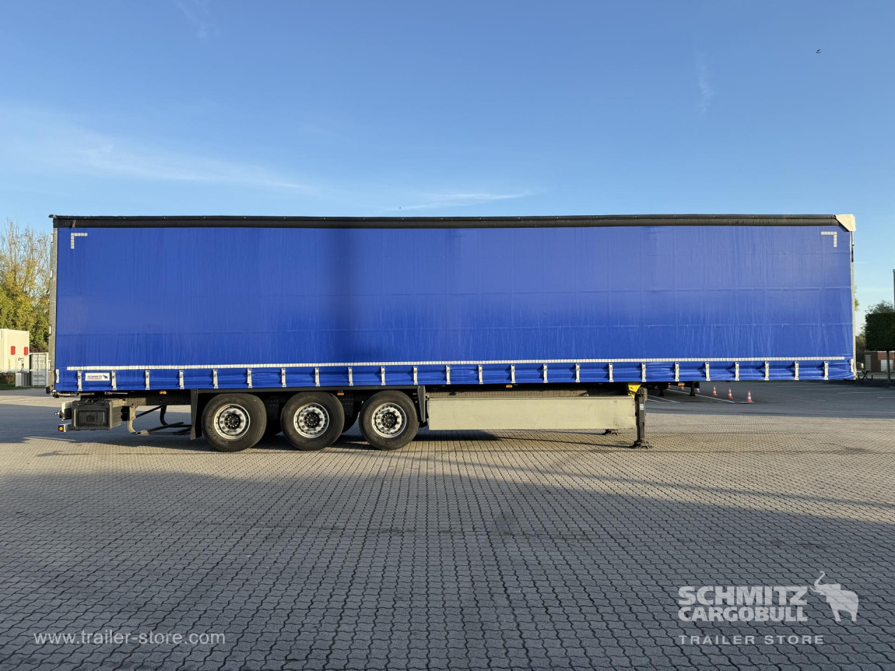 Schmitz Cargobull Curtainsider Standard Getränke 