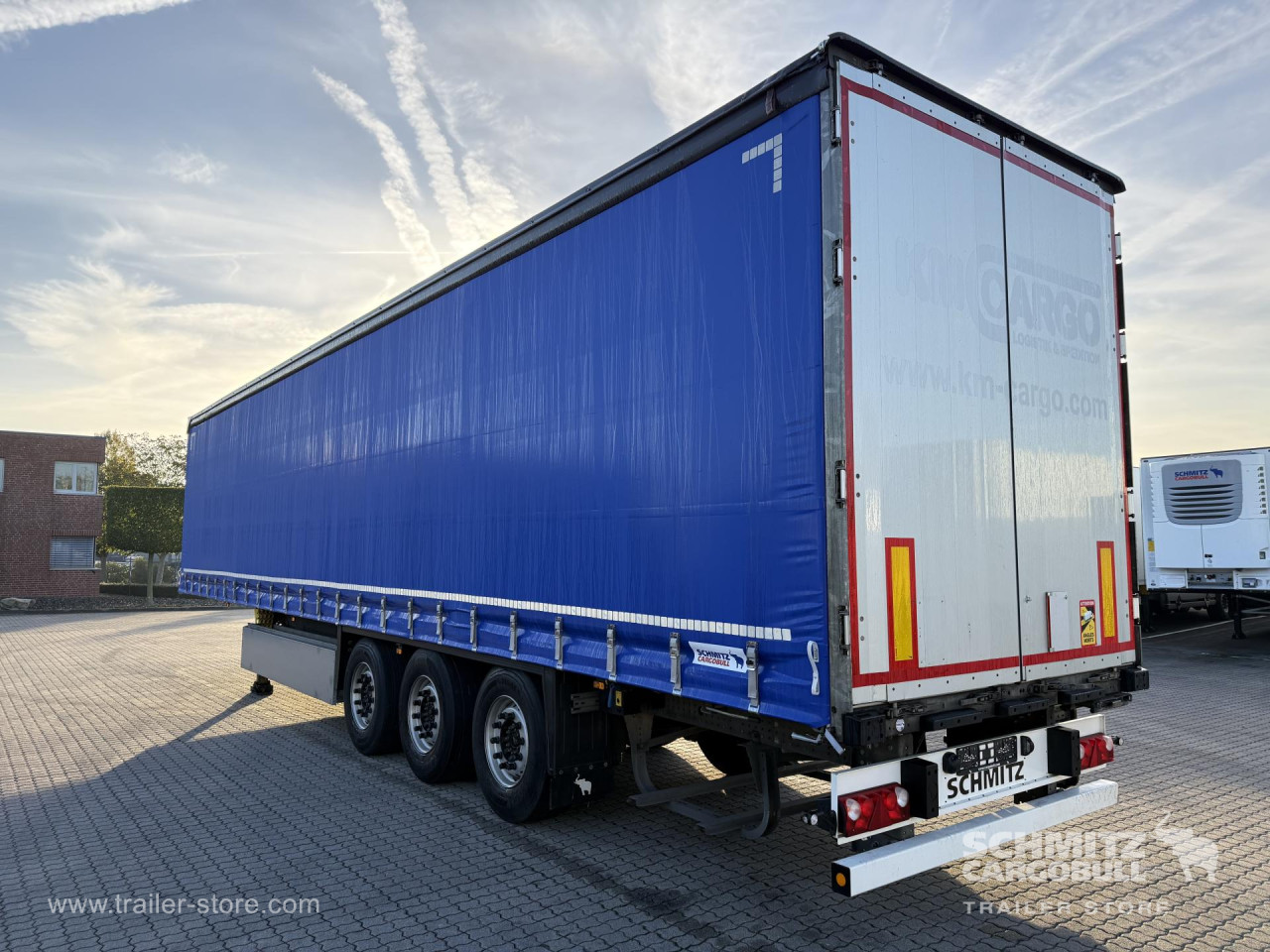 Schmitz Cargobull Curtainsider Standard Getränke 