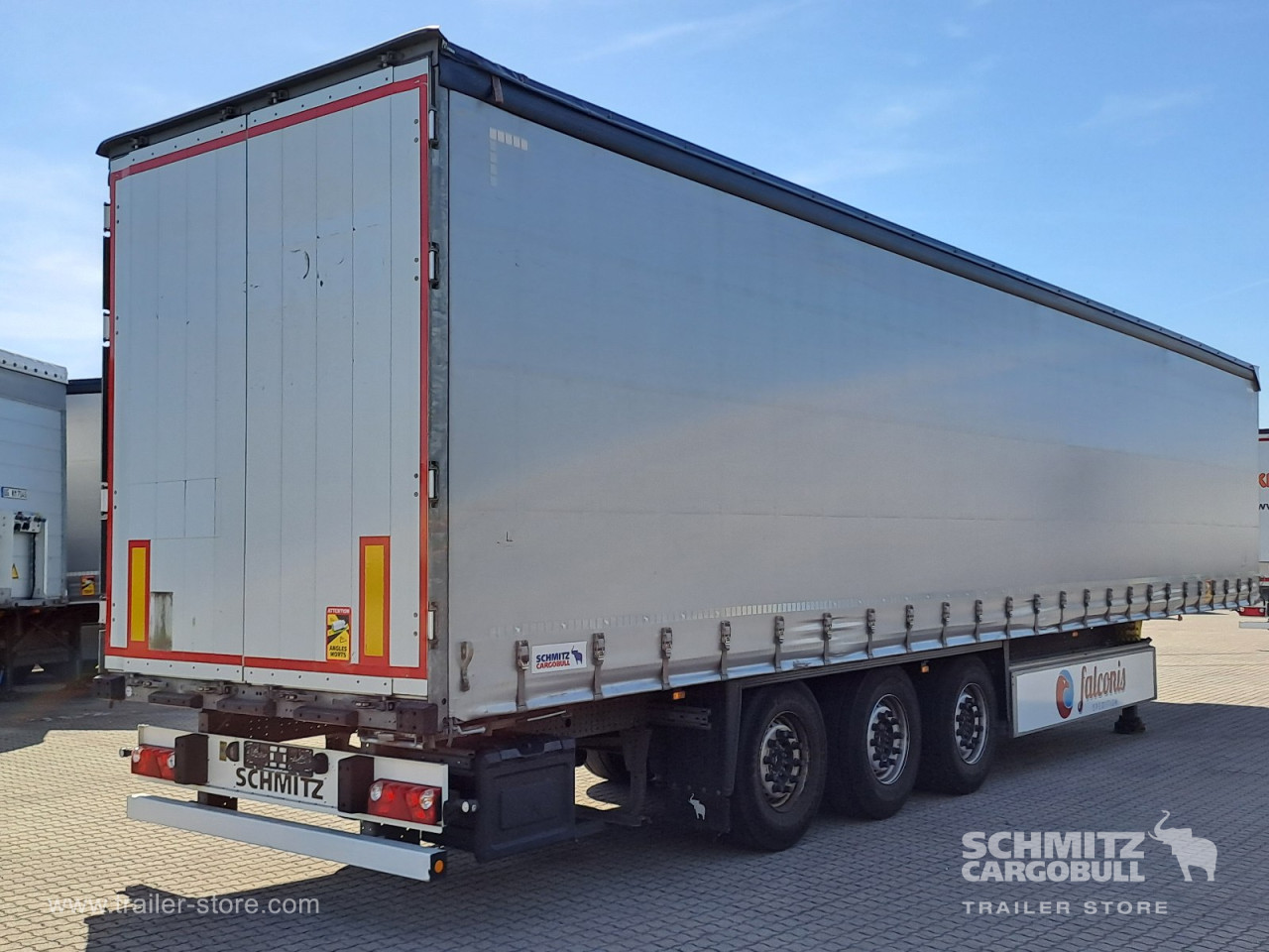 Schmitz Cargobull Curtainsider Standard Getränke 