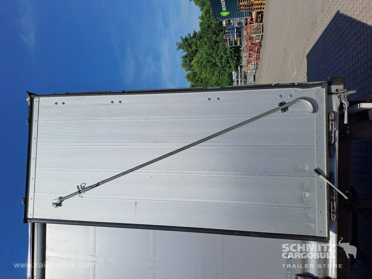 Schmitz Cargobull Curtainsider Standard Getränke 