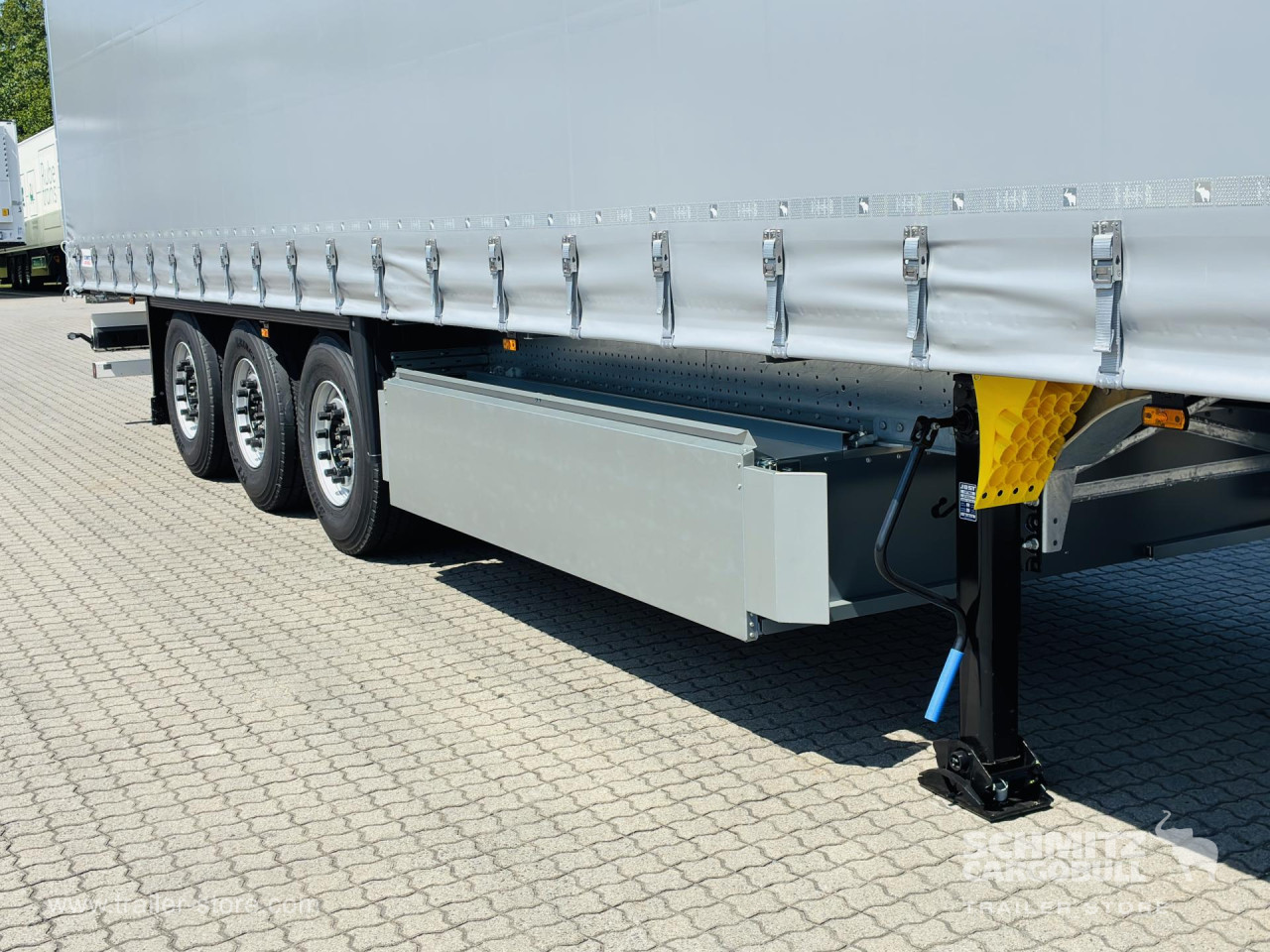 Schmitz Cargobull Curtainsider Standard Getränke 