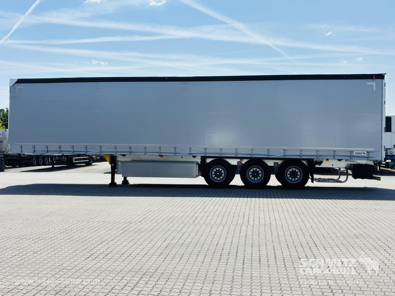 Schmitz Cargobull Curtainsider Standard Getränke 