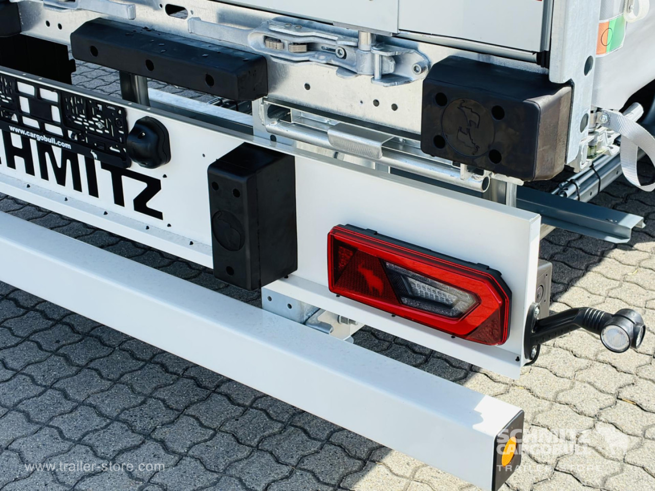 Schmitz Cargobull Curtainsider Standard Getränke 