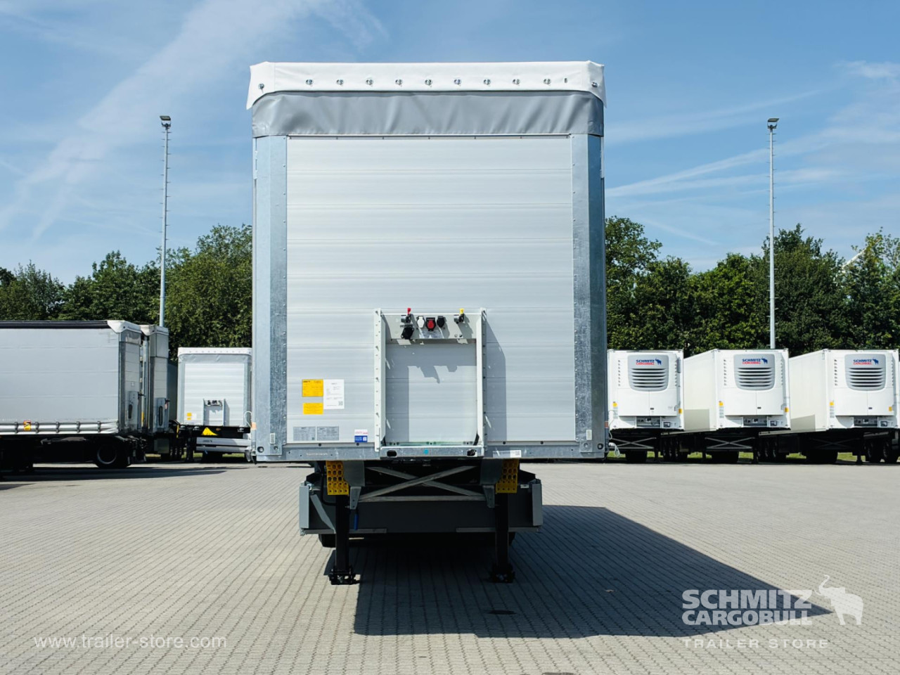 Schmitz Cargobull Curtainsider Standard Getränke 