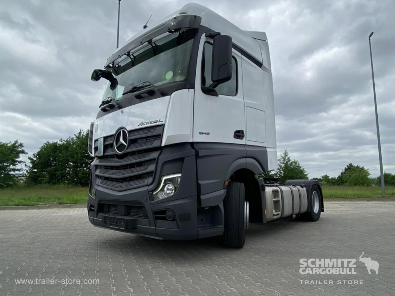 Mercedes Benz Tractor unit 