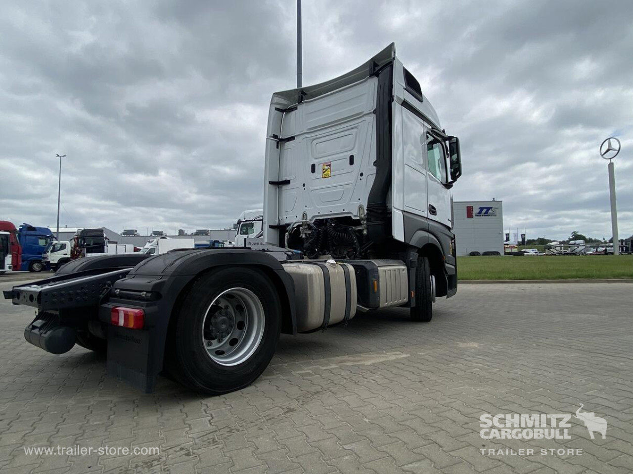 Mercedes Benz Tractor unit 