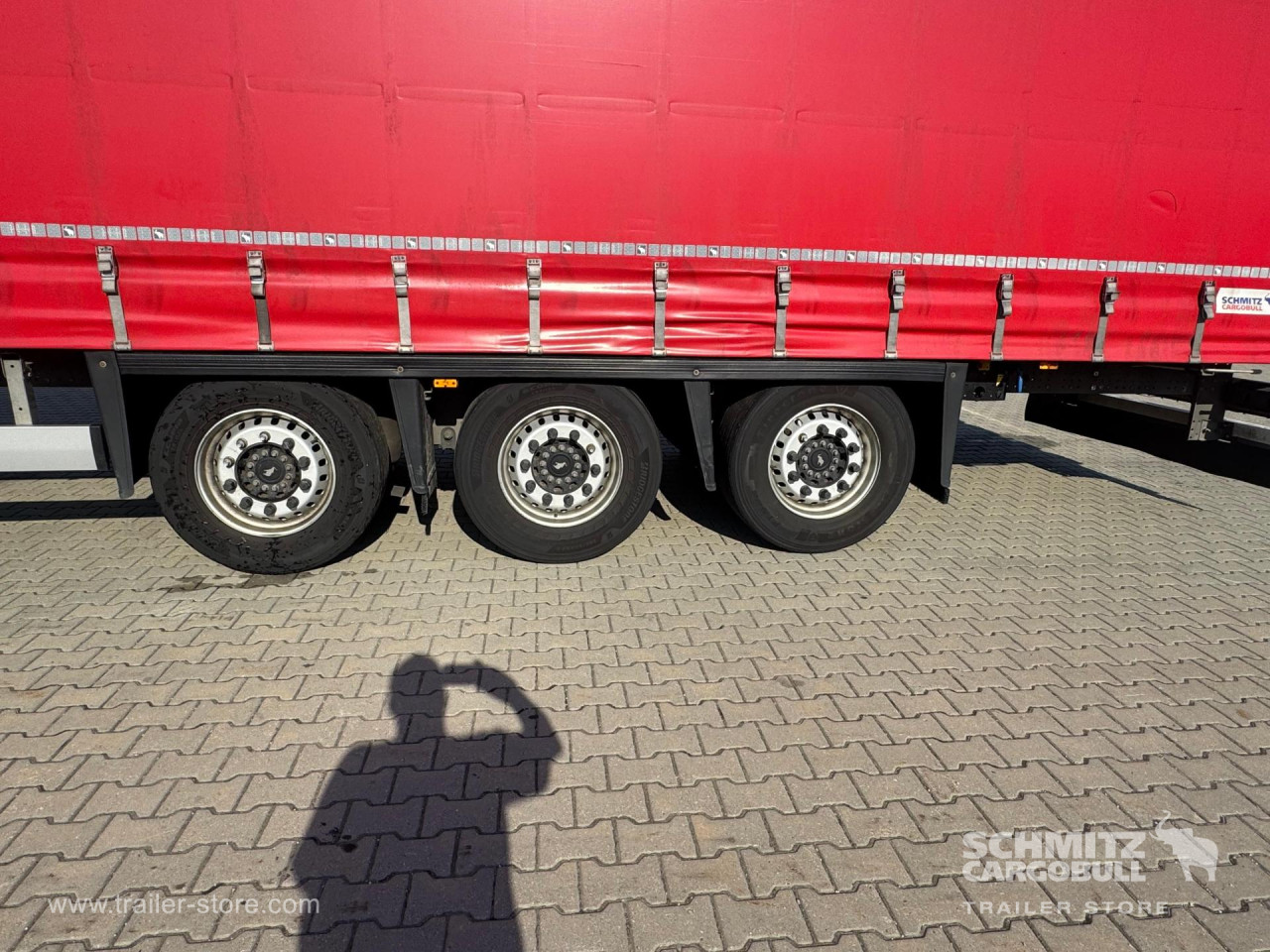 Schmitz Cargobull Curtainsider Mega 