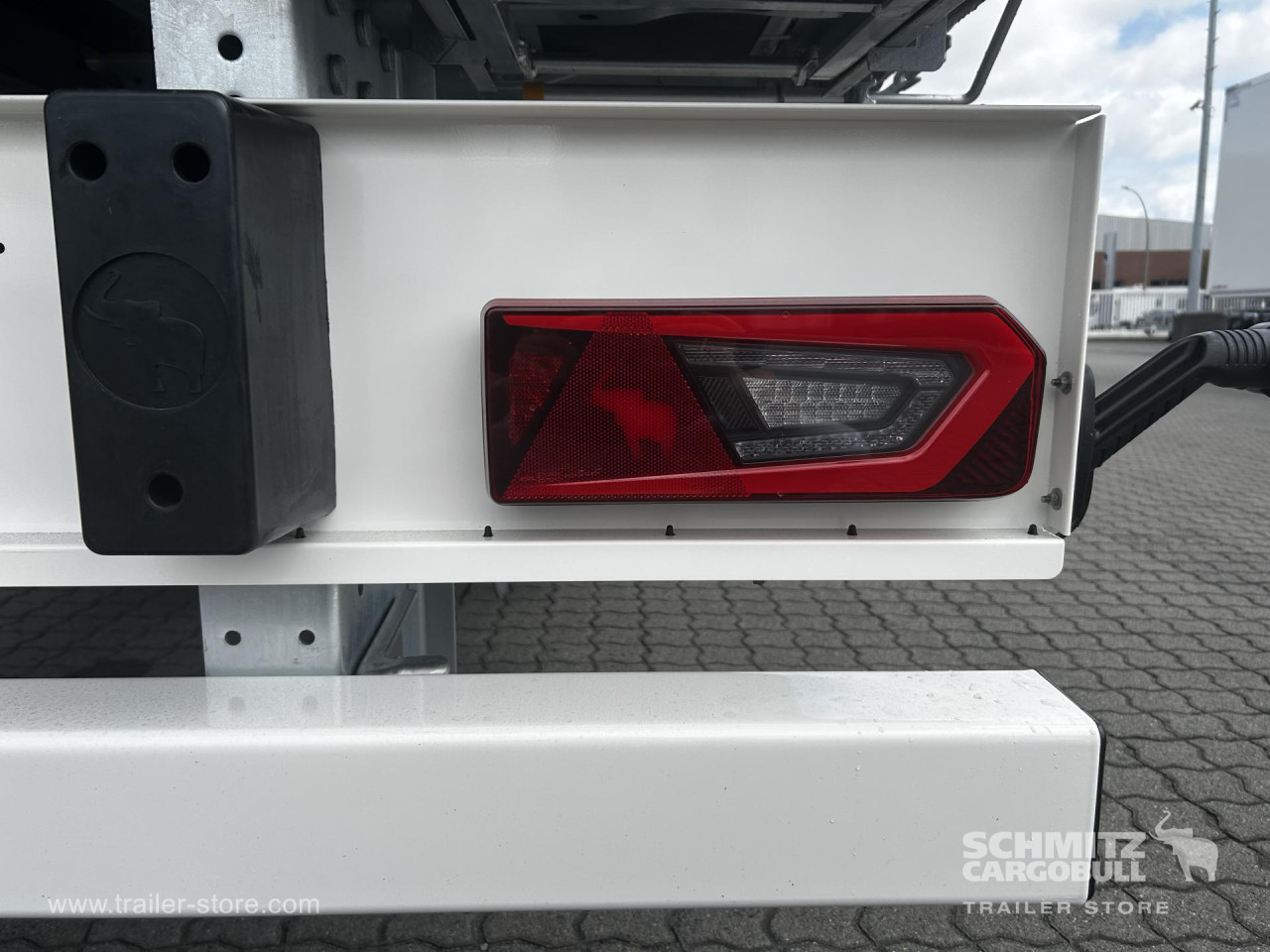 Schmitz Cargobull Curtainsider Standard Getränke 