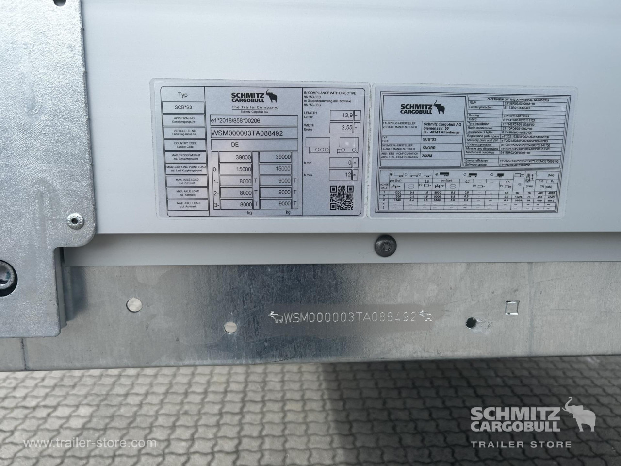 Schmitz Cargobull Curtainsider Standard Getränke 