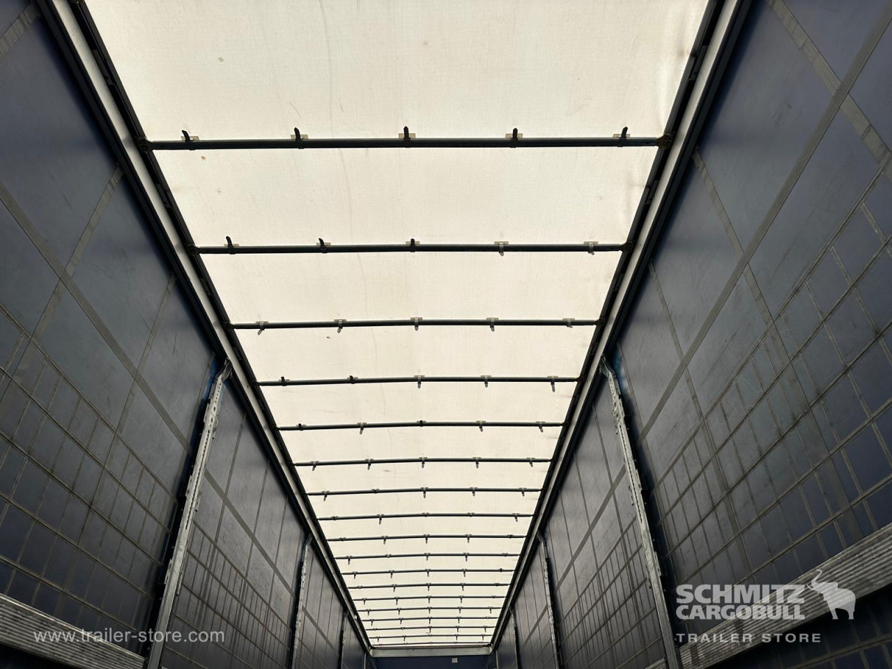 Schmitz Cargobull Semitrailer Curtainsider Standard Hayon 
