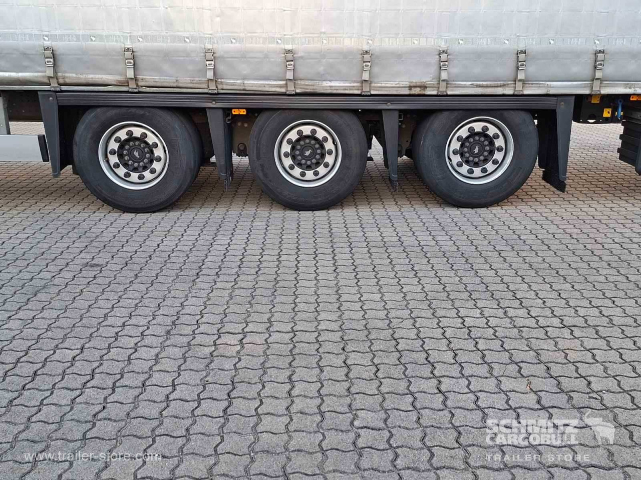 Schmitz Cargobull Curtainsider Mega 