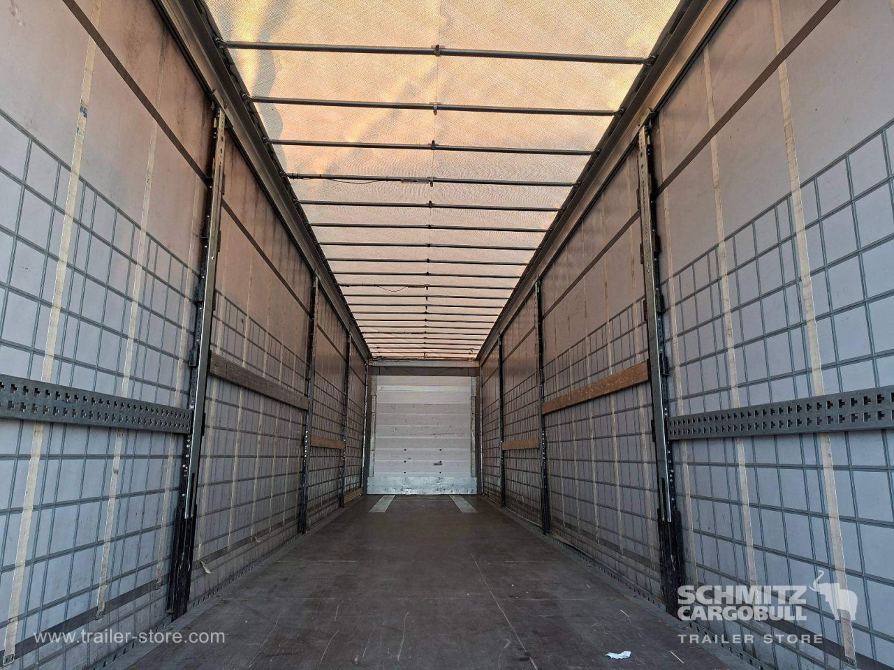 Schmitz Cargobull Curtainsider Mega 