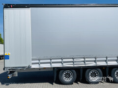 Schmitz Cargobull Curtainsider Mega Getränke 