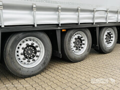 Schmitz Cargobull Curtainsider Mega Getränke 