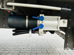 Schmitz Cargobull Curtainsider Mega Getränke 