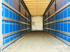 Schmitz Cargobull Curtainsider Coil Getränke 