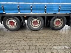 Krone Curtainsider Mega 