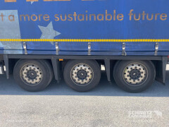 Schmitz Cargobull Curtainsider Mega 