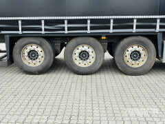 Schmitz Cargobull Curtainsider Standard Getränke 